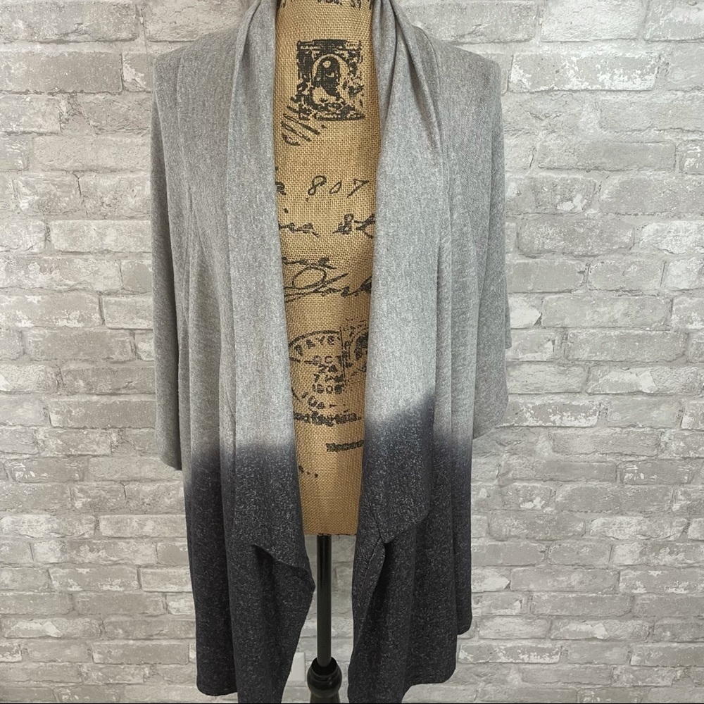 Status By Chenault Ombré Sweater Wrap